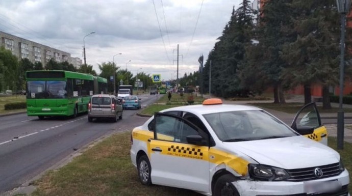 После протеста в столице минчанин скрылся под Гомелем, где совершил хулиганство и ДТП