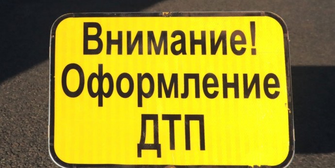 Грузовик перевернулся после столкновения с погрузчиком в Барановичском районе