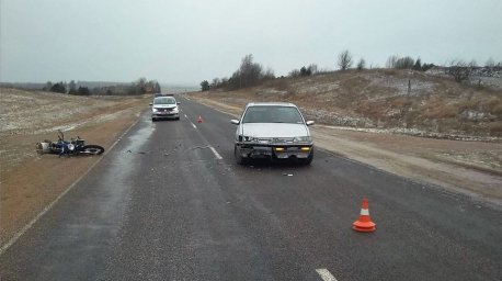 Под Новогрудком легковушка протаранила мотоцикл