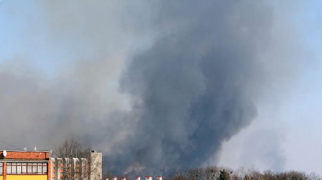 Пинск накрыл смог от горящей сухой травы в пригороде