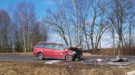 Водитель "Ситроена" погибла в столкновении двух легковушек под Островцом